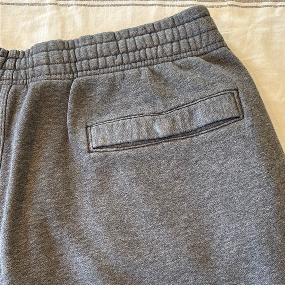 Men’s Nike Gray Sweatpants - Picture 4 of 4